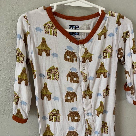 Kickee Pants Footed Storybook Three Little Pigs Bamboo Pajamas Size 18-24 Months - Picture 2 of 10